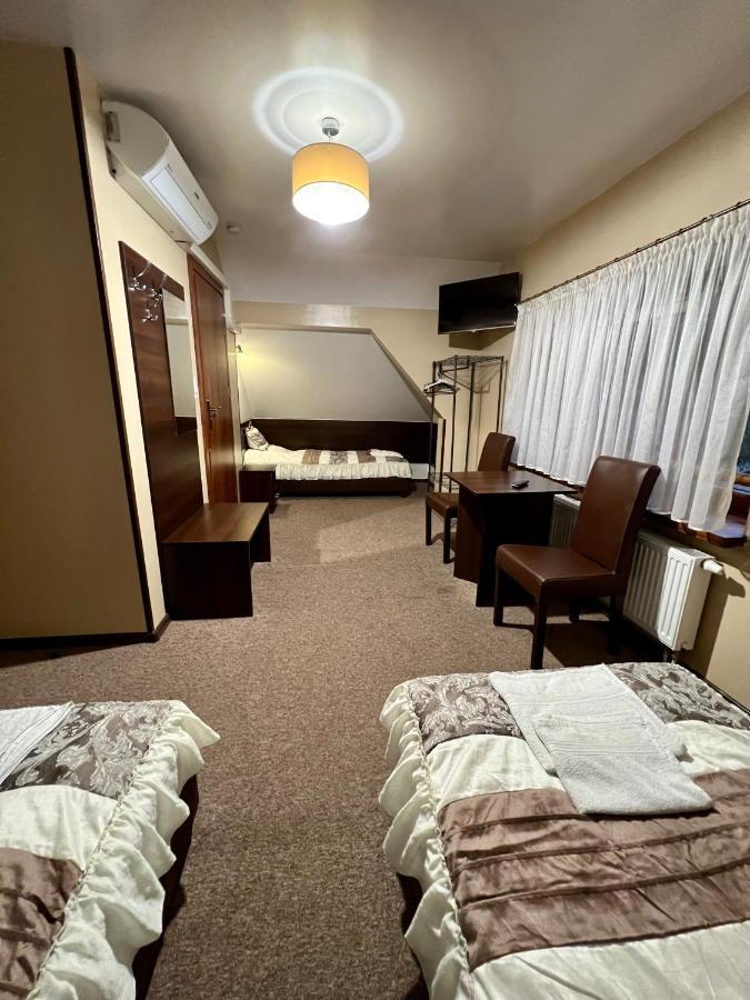 Apartamenty Ostrowiec - Pokoje Goscinne Centrum Ostrowiec Świętokrzyski Exteriör bild