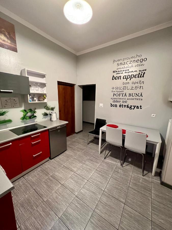 Apartamenty Ostrowiec - Pokoje Goscinne Centrum Ostrowiec Świętokrzyski Exteriör bild