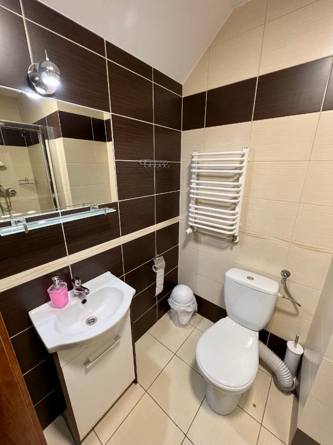 Apartamenty Ostrowiec - Pokoje Goscinne Centrum Ostrowiec Świętokrzyski Exteriör bild