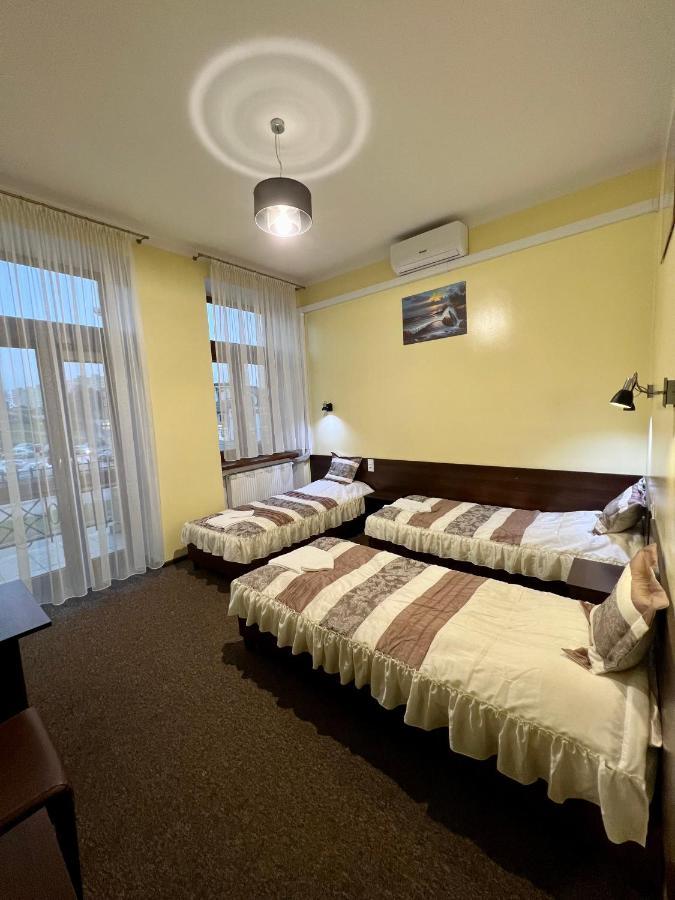 Apartamenty Ostrowiec - Pokoje Goscinne Centrum Ostrowiec Świętokrzyski Exteriör bild