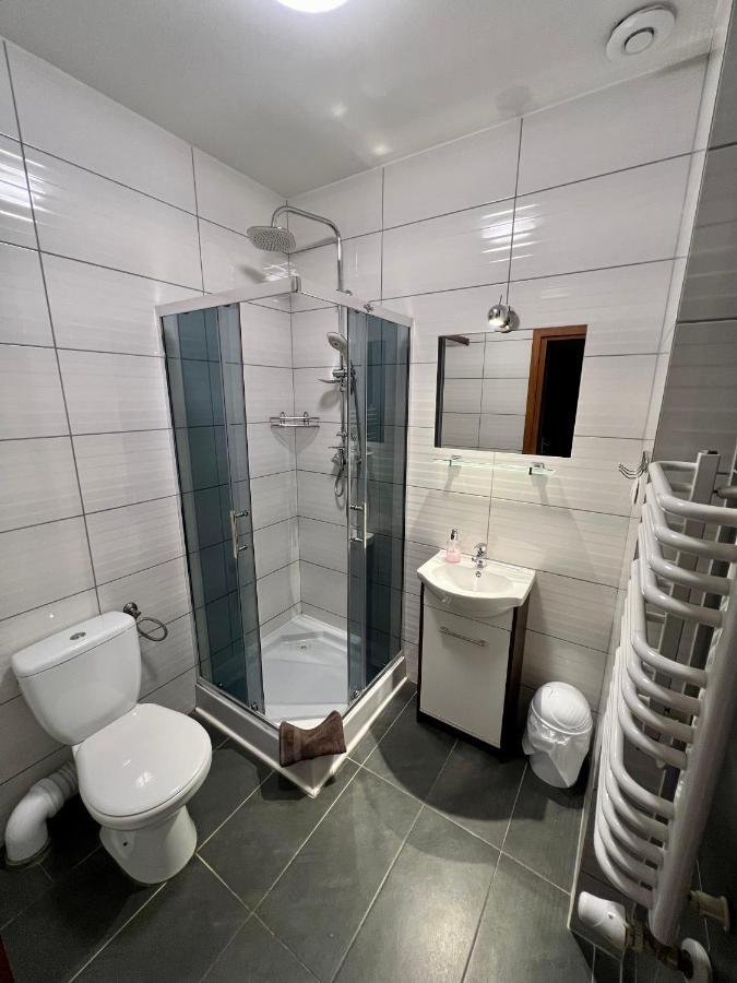 Apartamenty Ostrowiec - Pokoje Goscinne Centrum Ostrowiec Świętokrzyski Exteriör bild